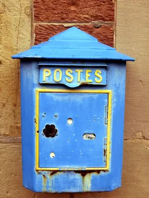 boite aux lettres bleue vintage