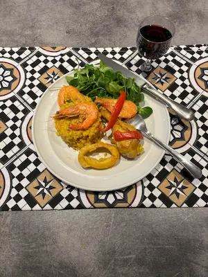 Marchés proche de Bordeaux assiette paella